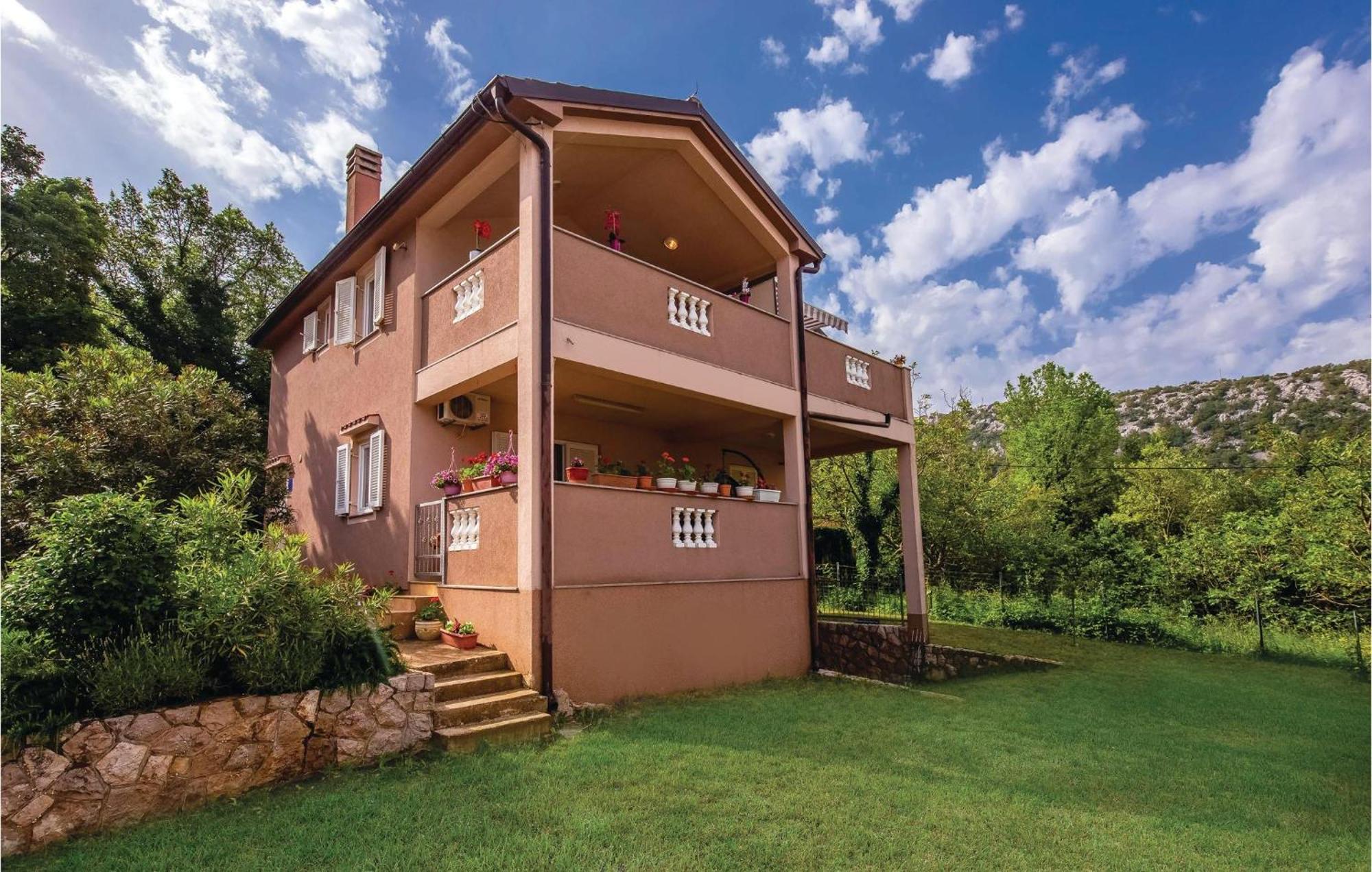 1 Bedroom Stunning Apartment In Bakarac Esterno foto